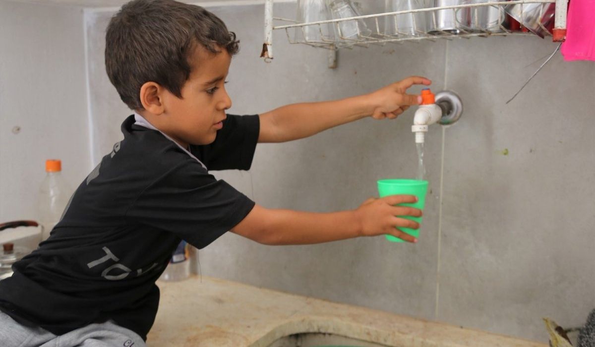 QRCS provides clean drinking water for displaced people in Syria
